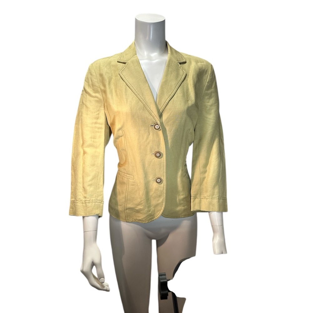 Kasper Cream Blazer with Structured Shoulders and 3/4 Sleeves